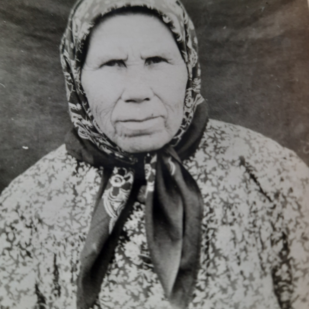 Макарова Марья Николаевна, мать Скворцовой Анисьи Макаровны. 1950-е годы.jpg
