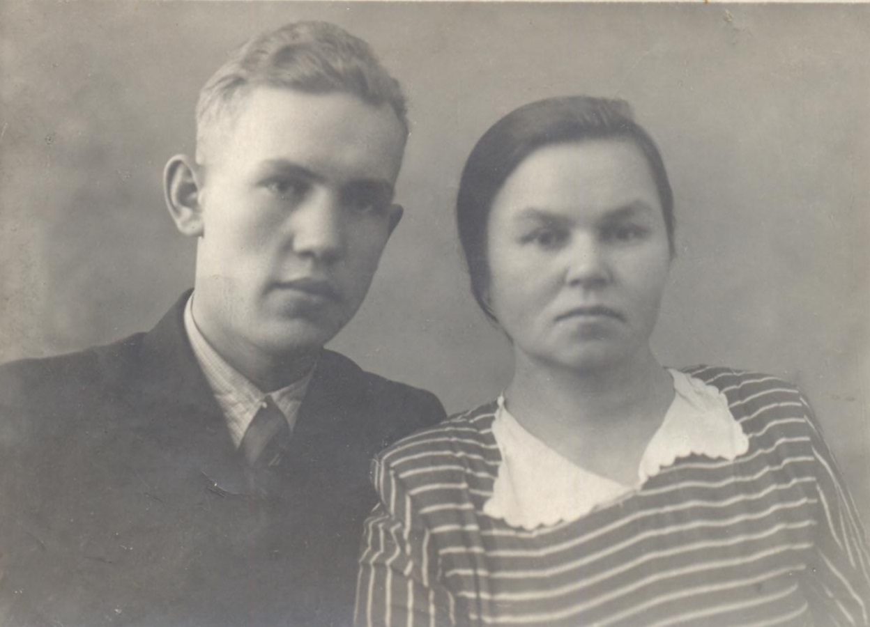 Василий Алексеевич и Фелисата Михайловна Крюковы - родители Пановой Галины Васильевны.jpg Василий Алексеевич и Фелисата Михайловна Крюковы - родители Пановой Галины Васильевны.jpg